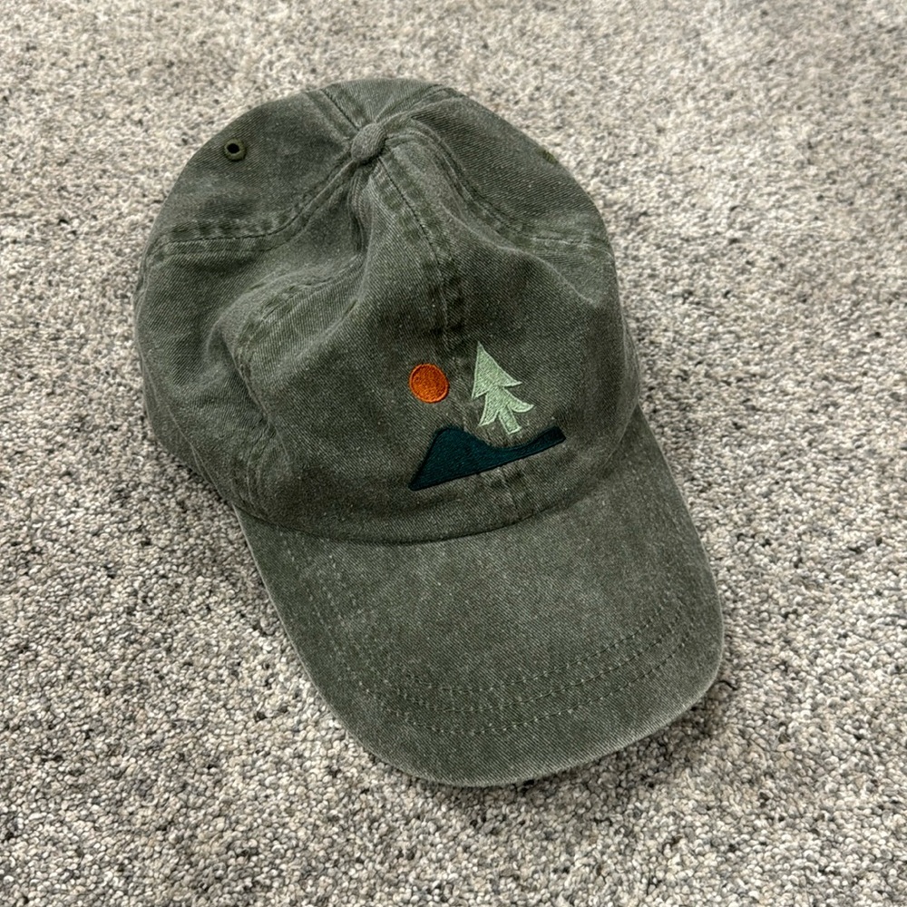 Keep nature wild tree cap